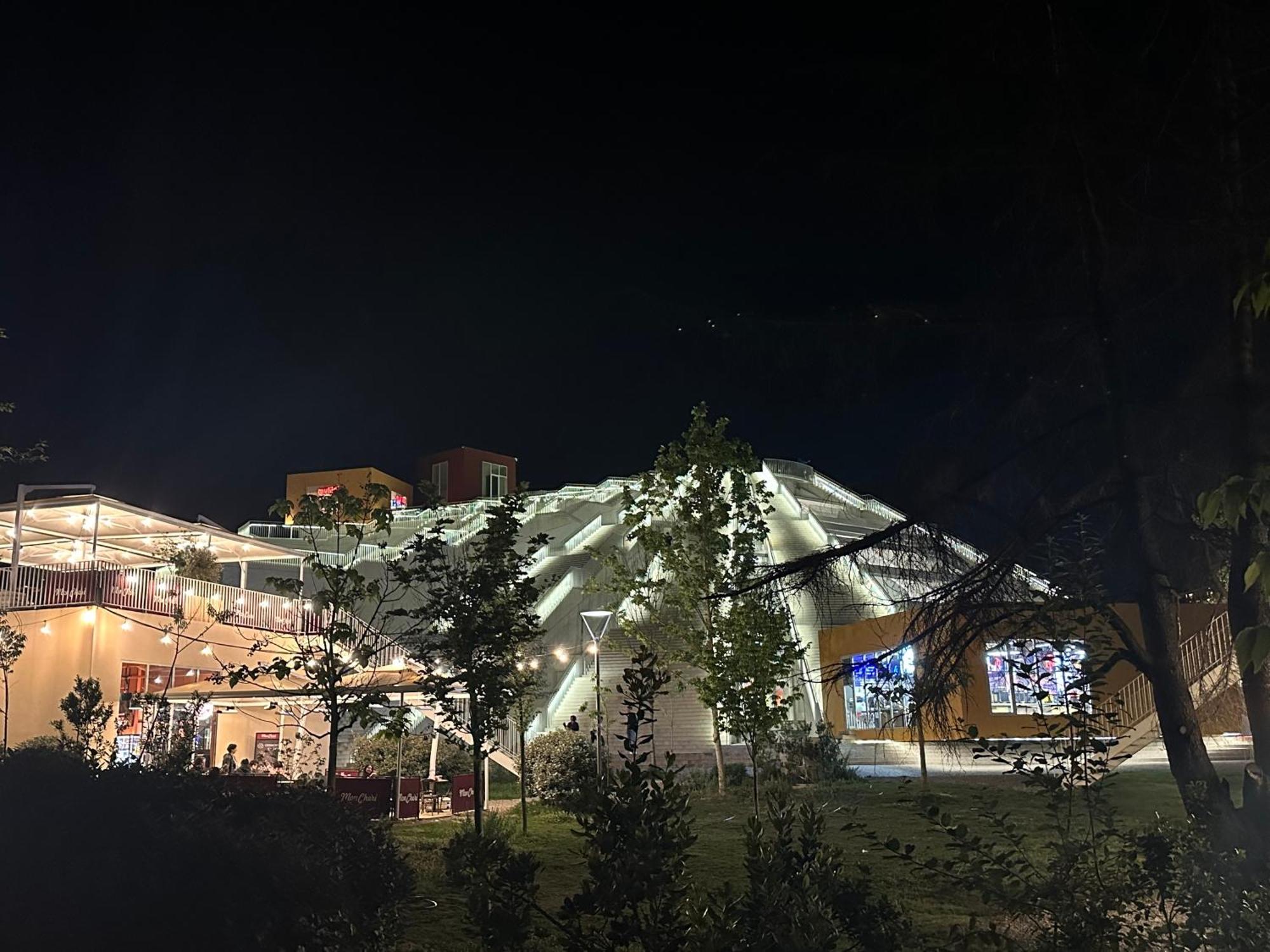 Amo Tower Tirana Centerアパートメント エクステリア 写真